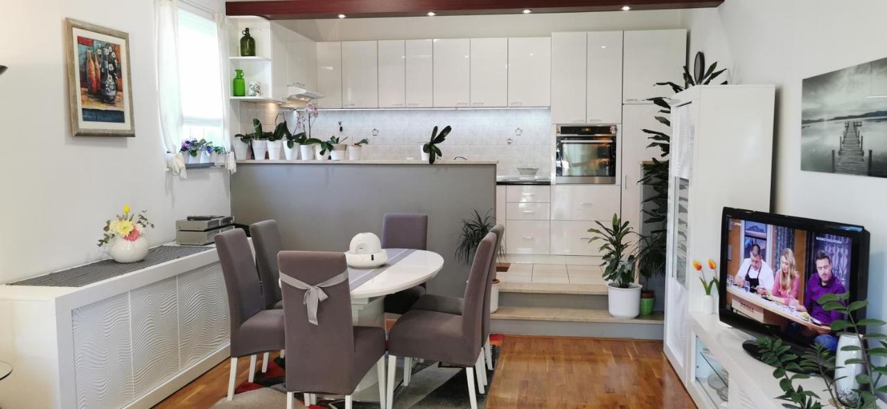 Apartman Kapović Kastela Bagian luar foto