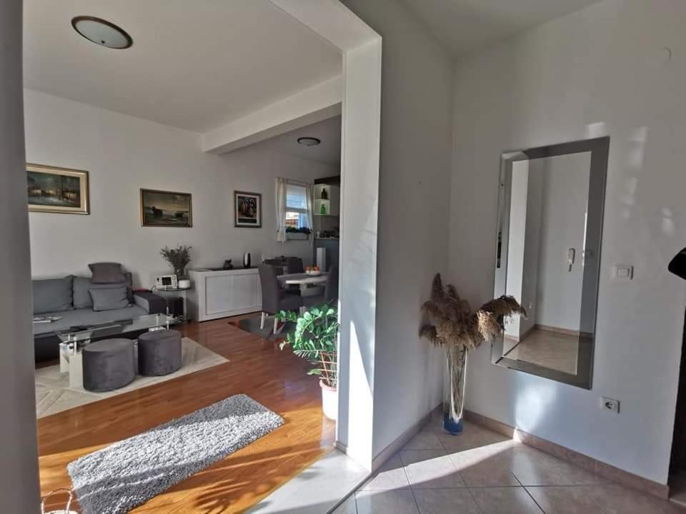 Apartman Kapović Kastela Bagian luar foto